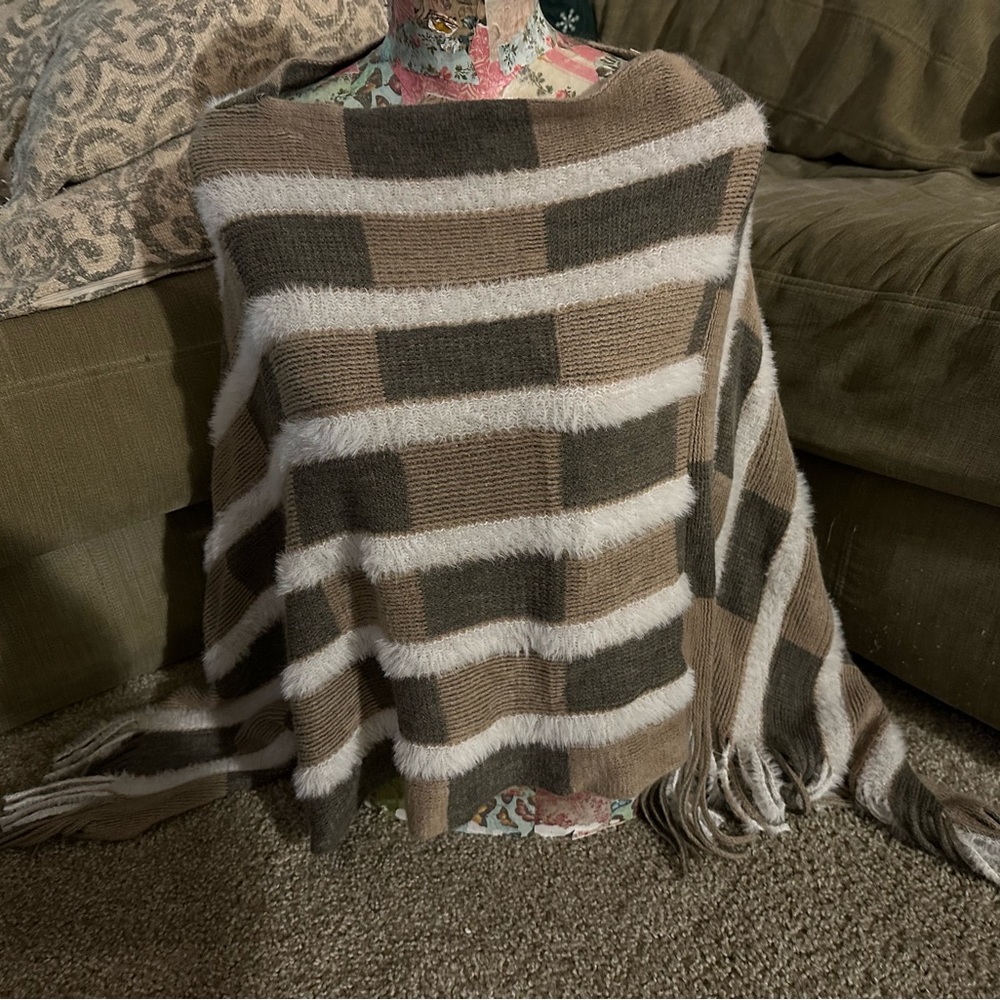 NEW shawl sz S/M
